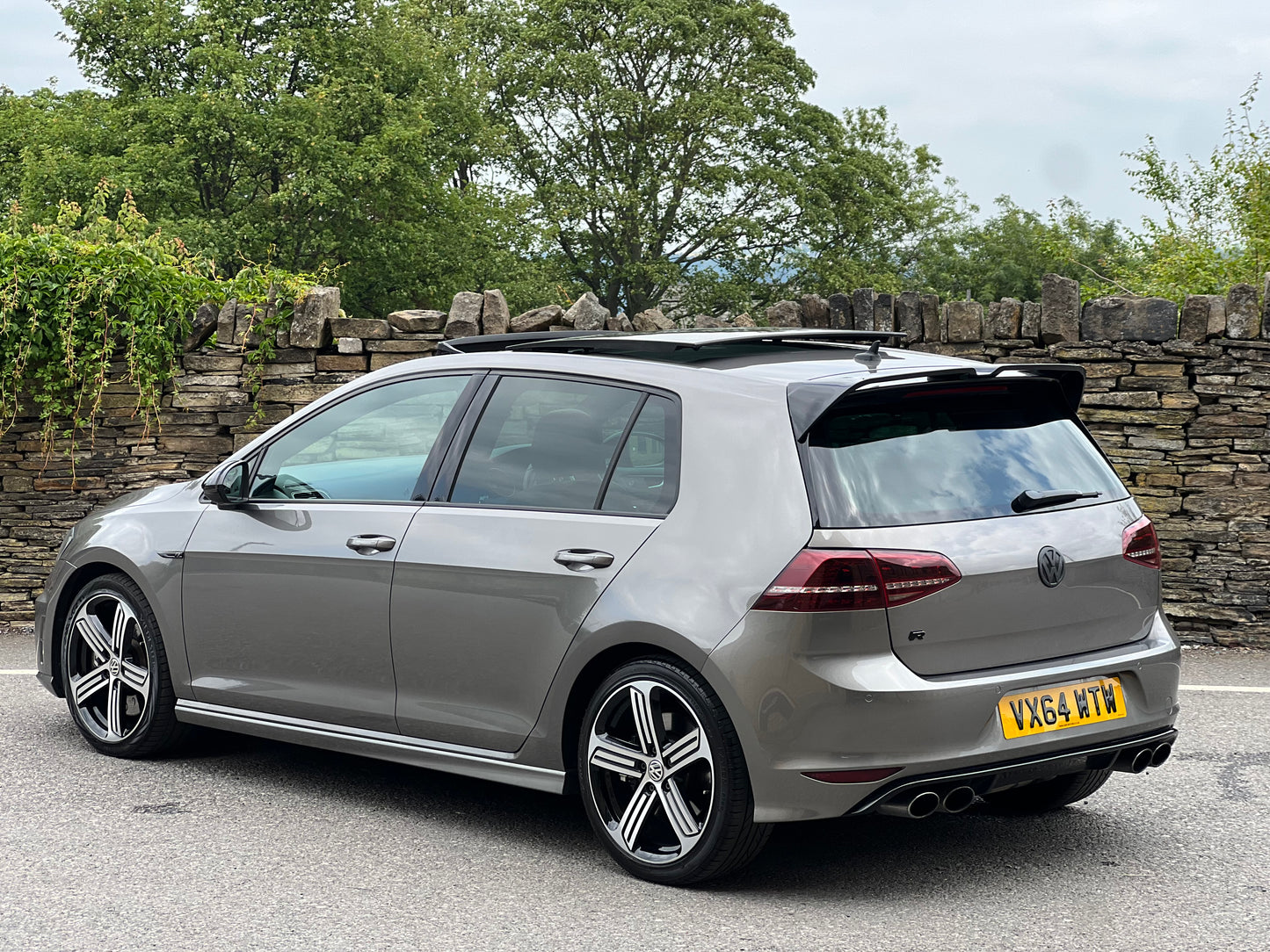 2014 Volkswagen Golf R