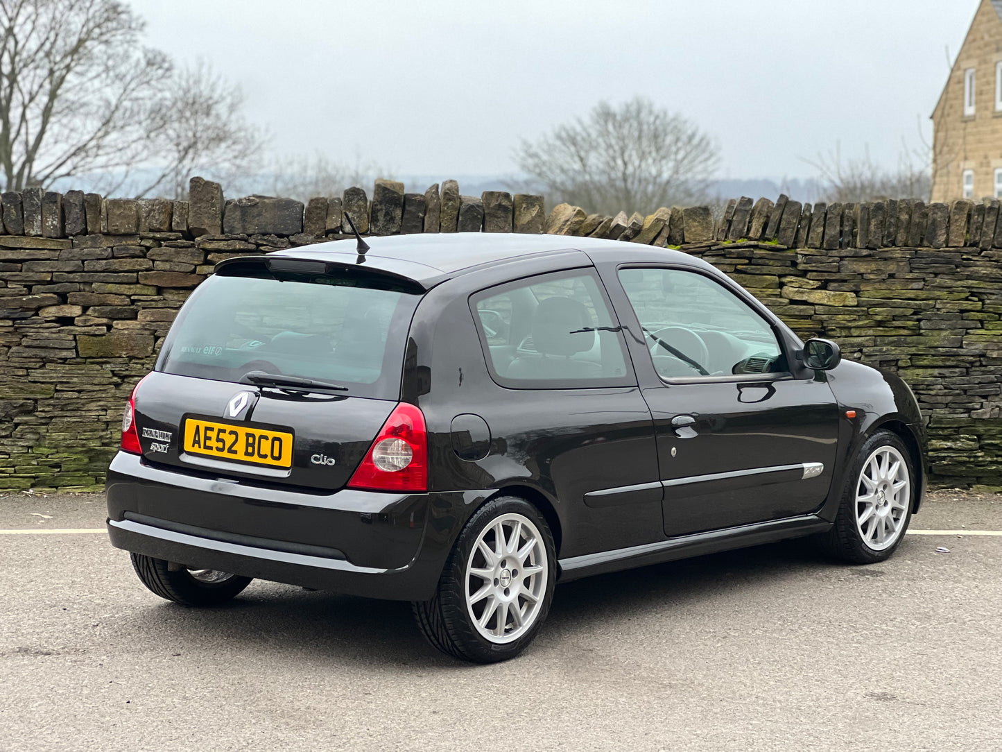 2002 Renault Clio 172