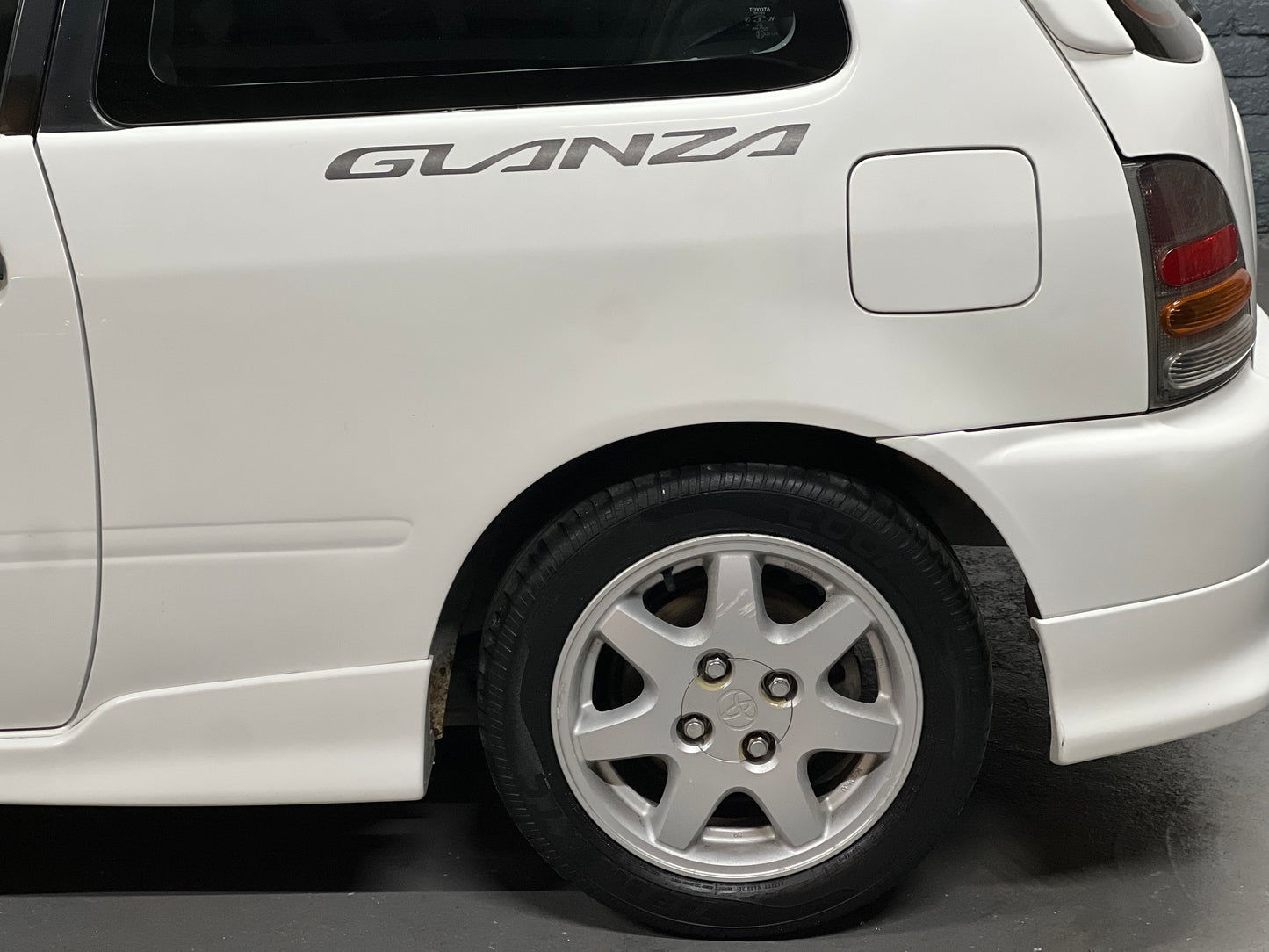 1998 Toyota Starlet Glanza V