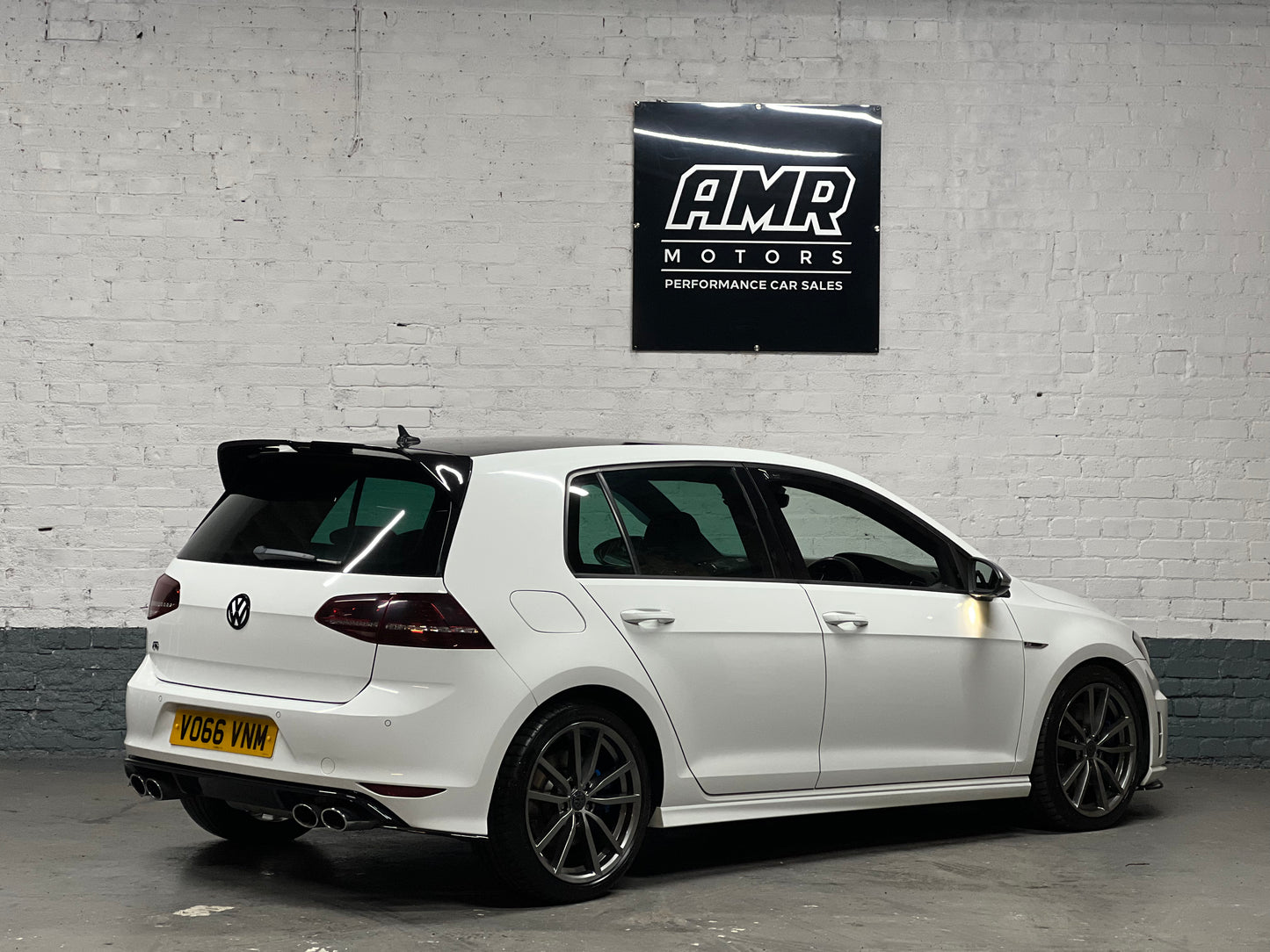 2016 Volkswagen Golf R DSG