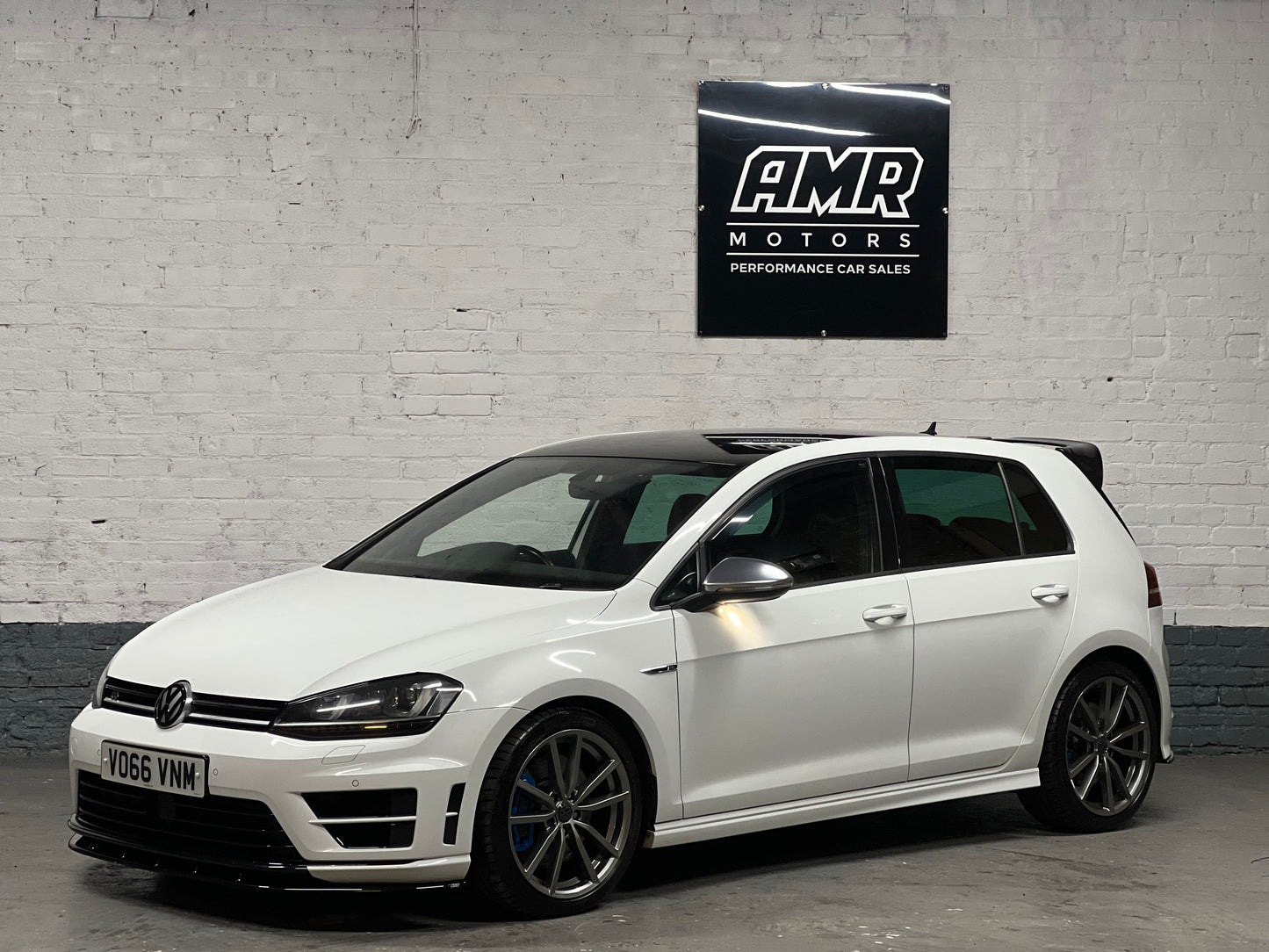 2016 Volkswagen Golf R DSG