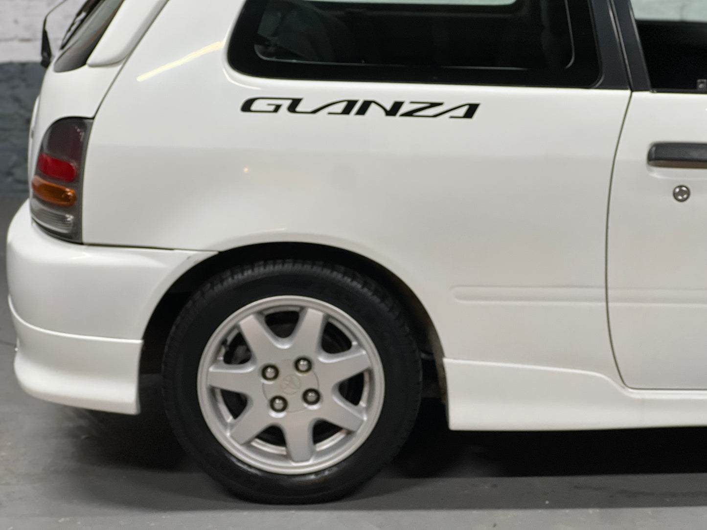 1998 Toyota Starlet Glanza V