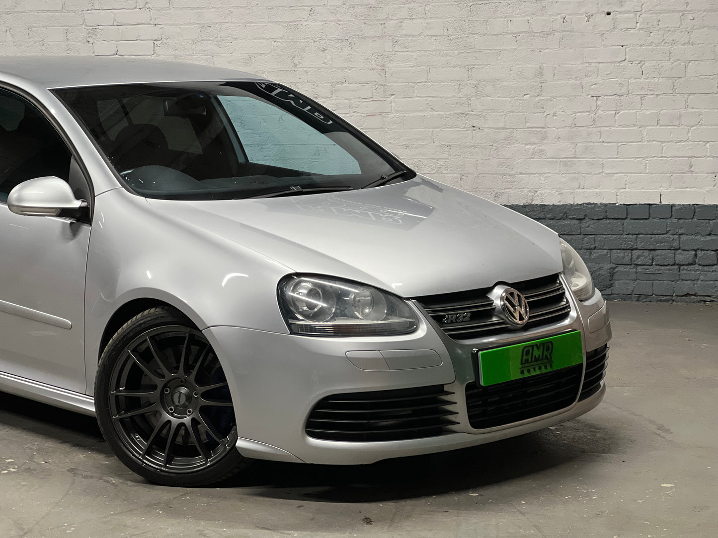 2005 Volkswagen Golf R32 Turbo