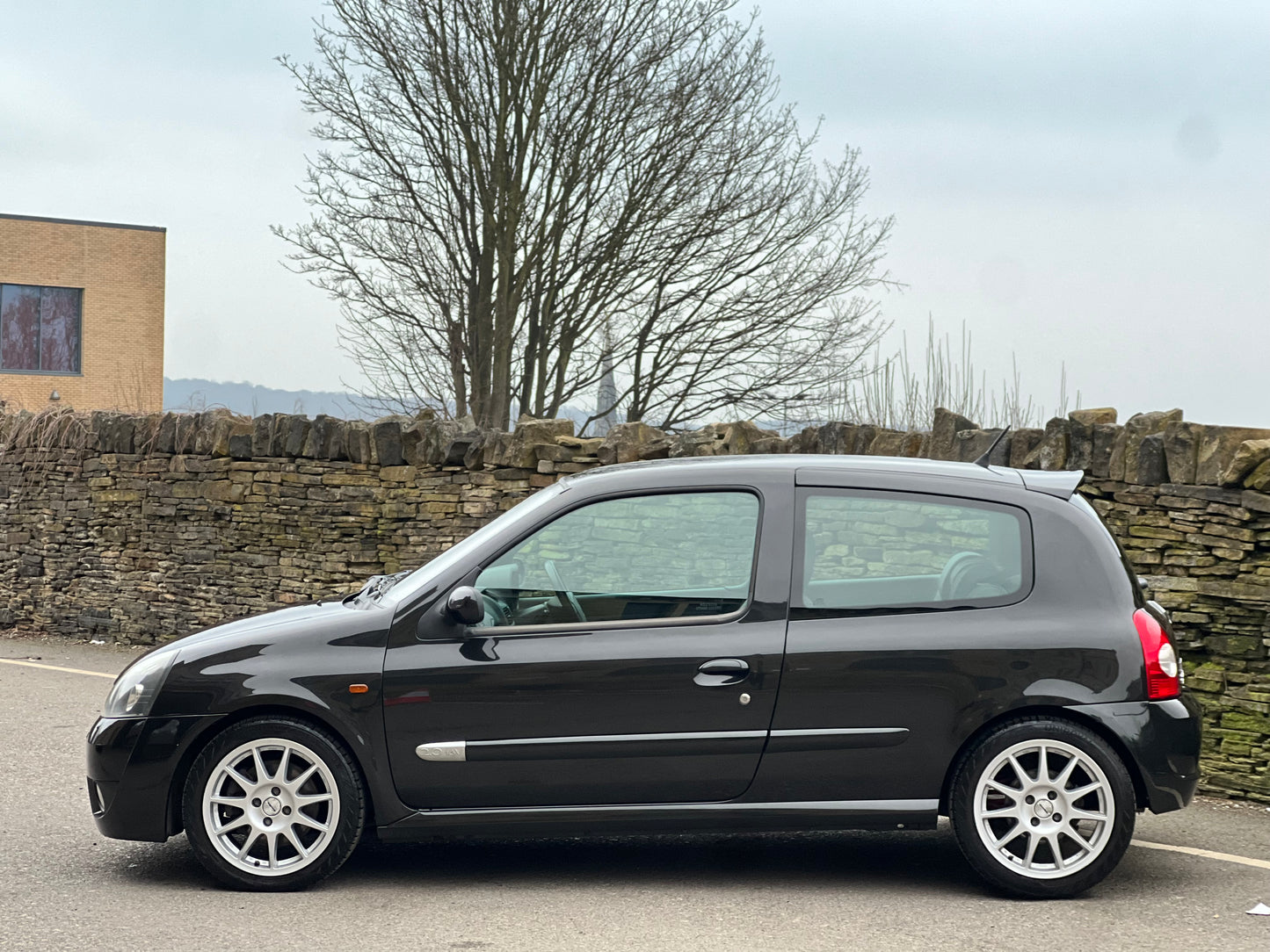 2002 Renault Clio 172